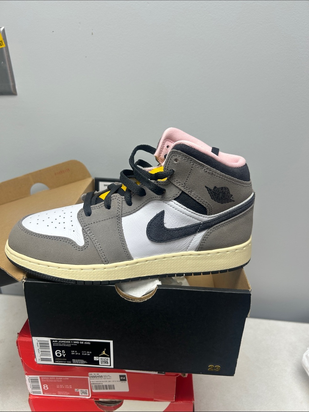 Nike Kids Air Jordan 1 Mid Gray/White/Pink Sneaker
